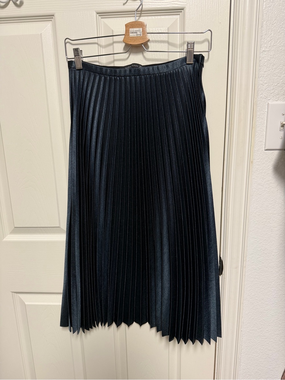 Zara Pleated A-Line Midi Skirt, size S